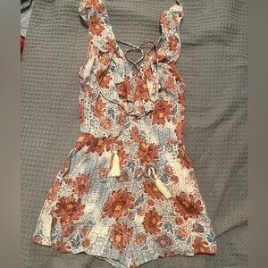 Kendall & Kylie Floral Patterned Romper XS